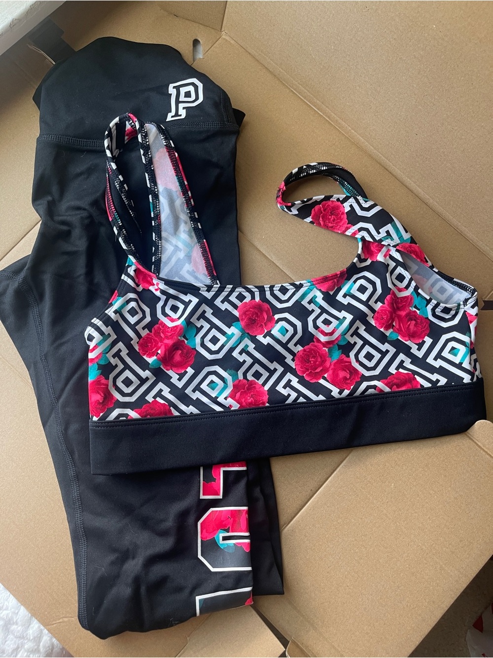 Victoria’s Secret PINK Rose floral logo ultimate leggings and sports bra set, S